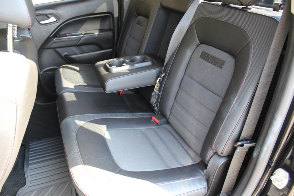 Photo 33 of this GMC CANYON