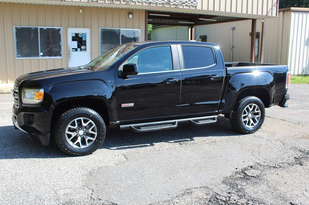 Photo 5 of this GMC CANYON