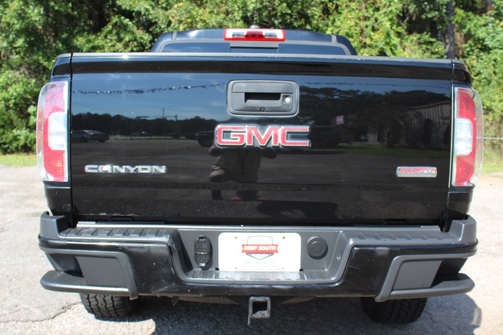 Photo 16 of this GMC CANYON