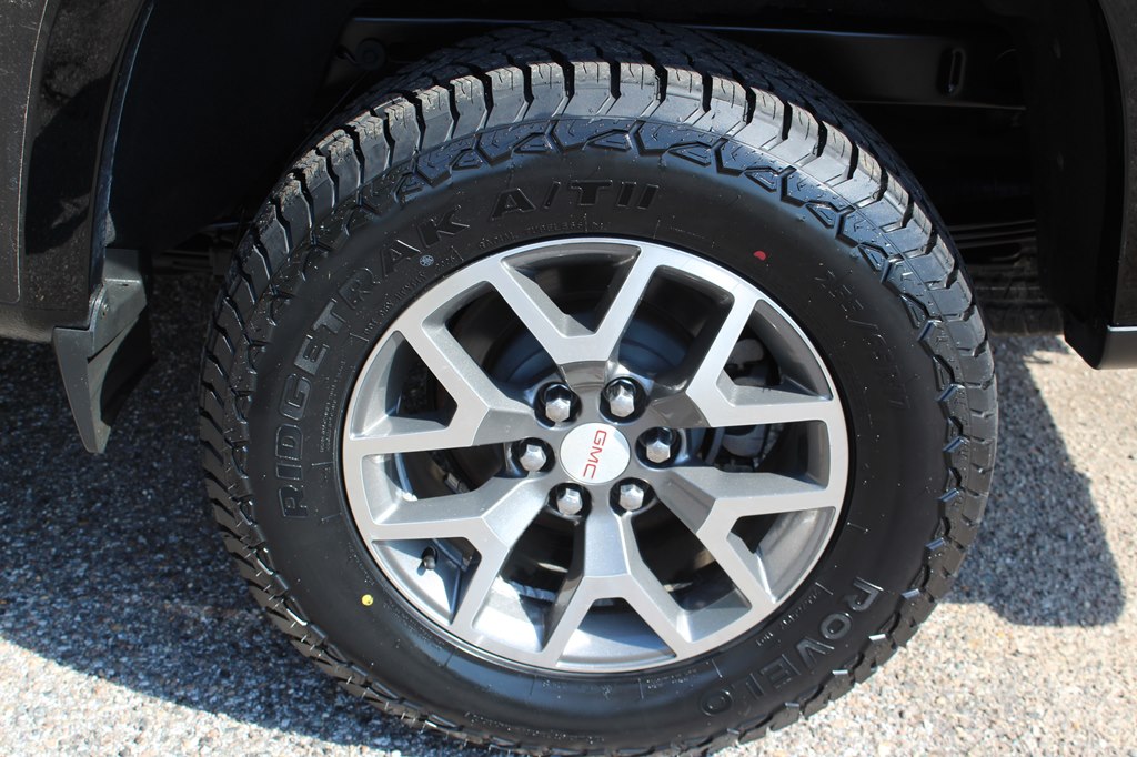 Photo 52 of this GMC CANYON