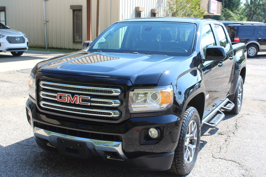 Photo 7 of this GMC CANYON