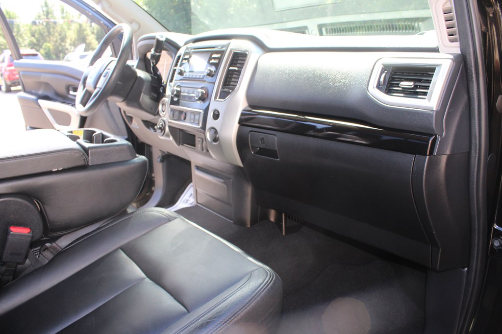 Photo 26 of this NISSAN TITAN