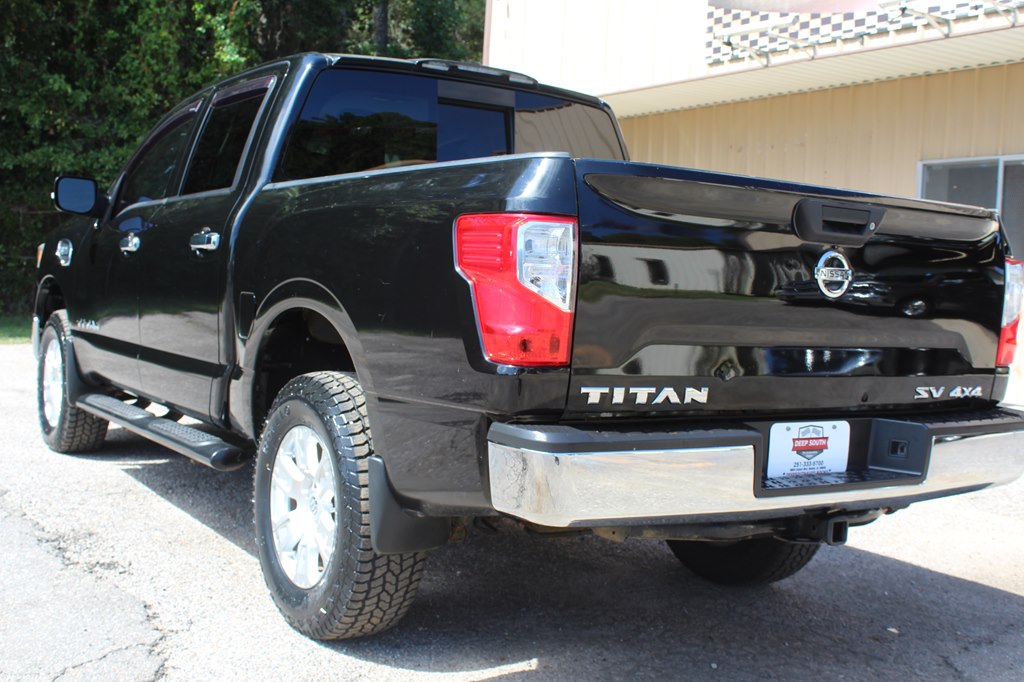 Photo 16 of this NISSAN TITAN