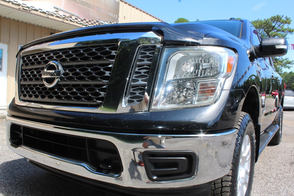 Photo 3 of this NISSAN TITAN