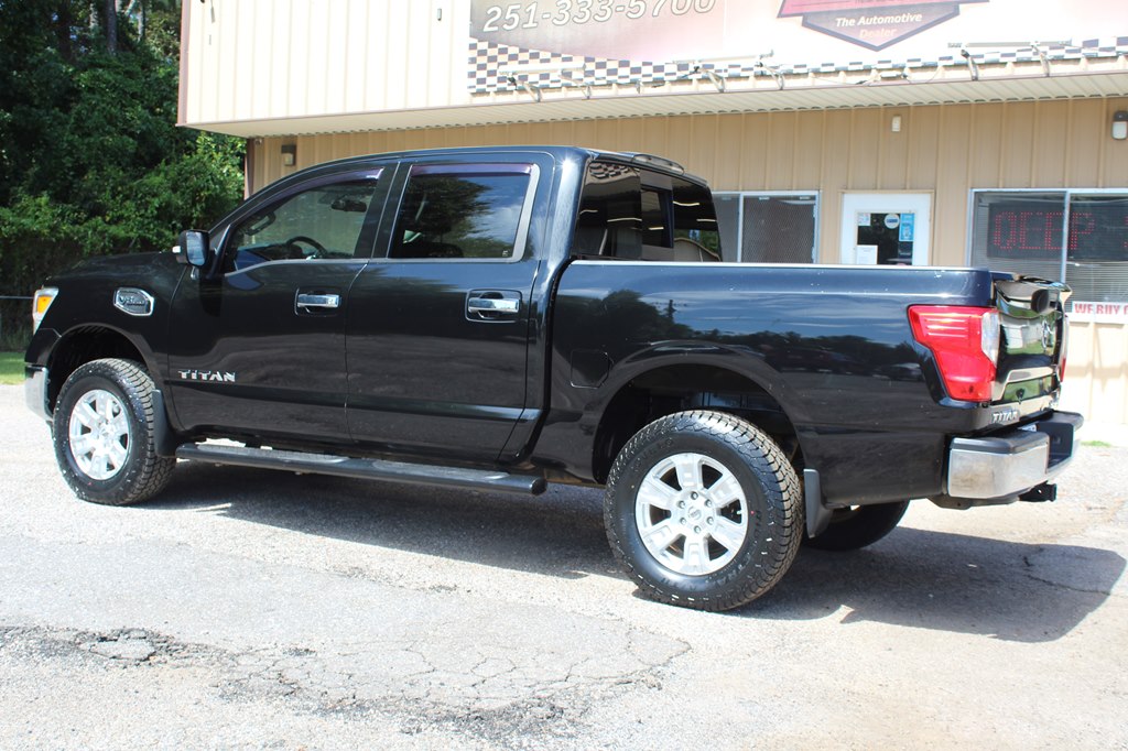 Photo 17 of this NISSAN TITAN