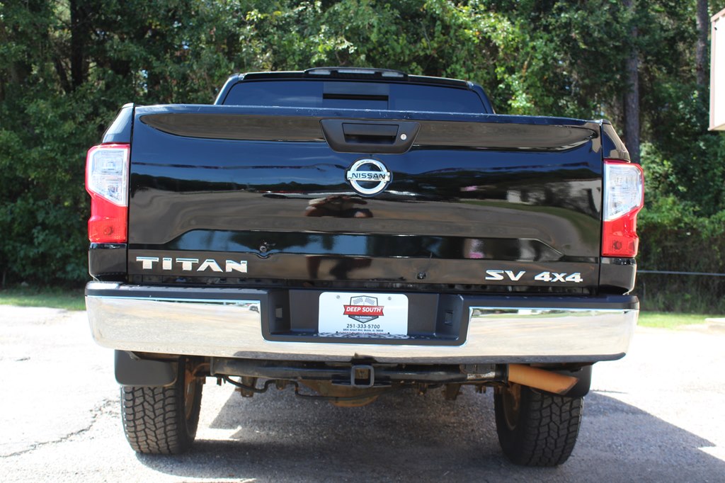 Photo 15 of this NISSAN TITAN