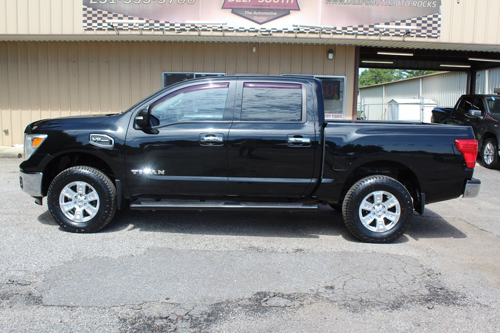 Photo 4 of this NISSAN TITAN