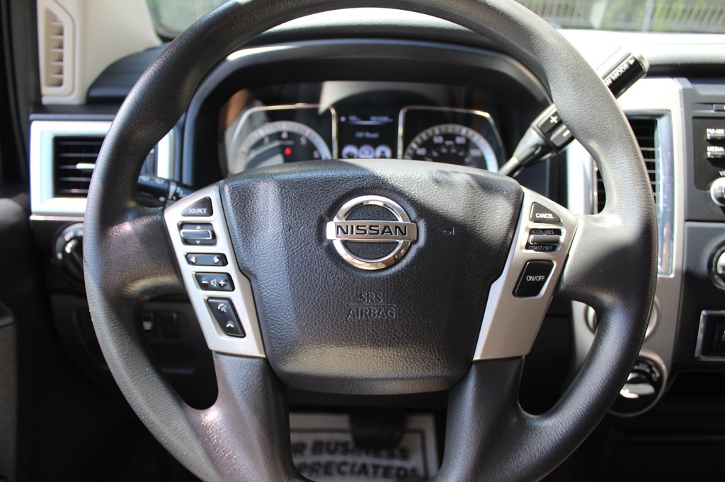 Photo 35 of this NISSAN TITAN