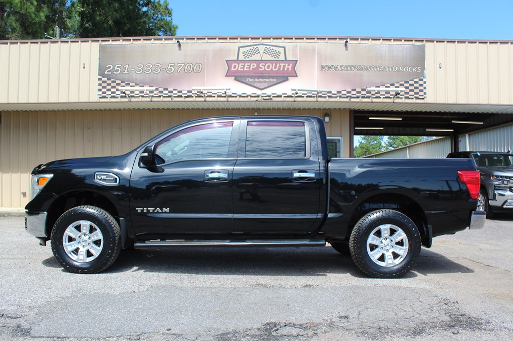 2017 NISSAN TITAN