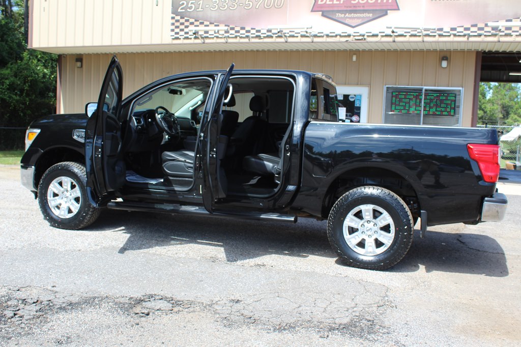 Photo 19 of this NISSAN TITAN