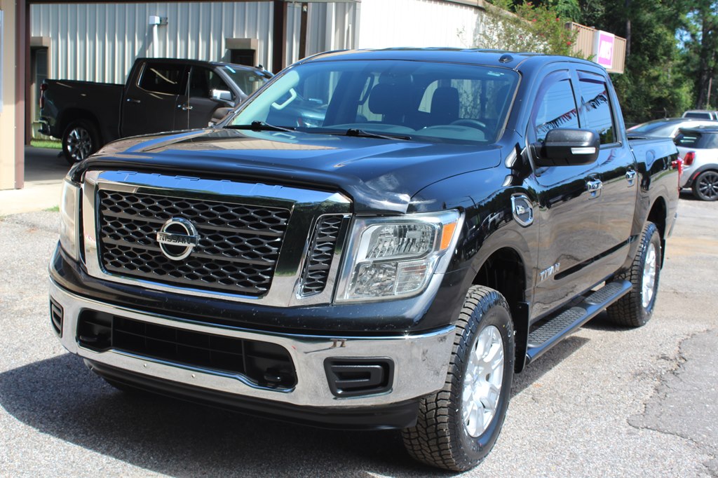 Photo 7 of this NISSAN TITAN