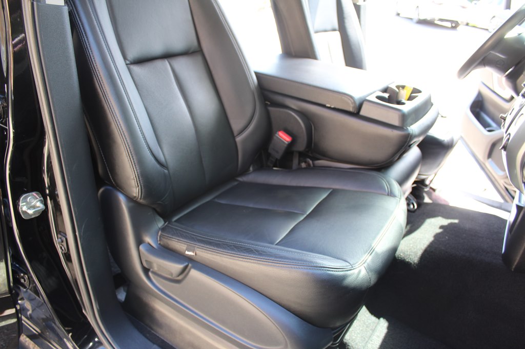 Photo 24 of this NISSAN TITAN
