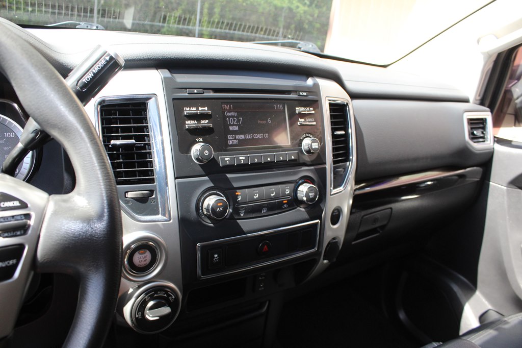 Photo 41 of this NISSAN TITAN