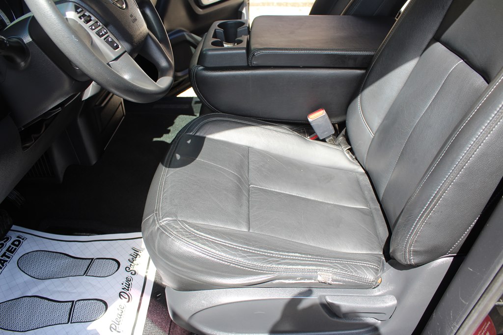 Photo 22 of this NISSAN TITAN