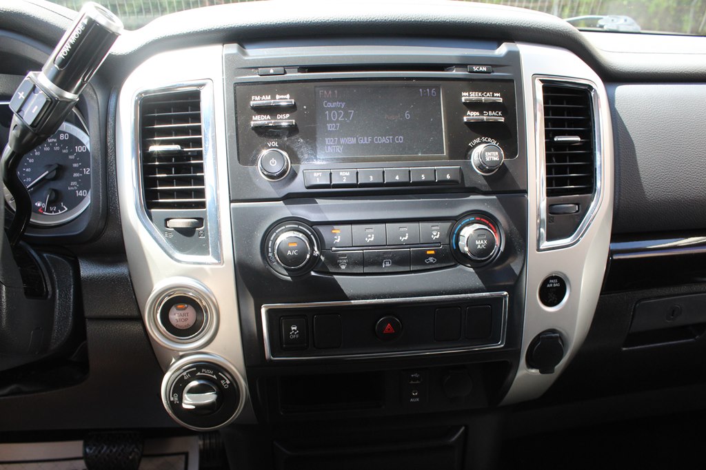 Photo 40 of this NISSAN TITAN