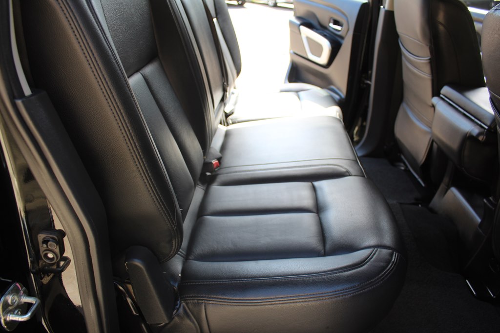 Photo 28 of this NISSAN TITAN