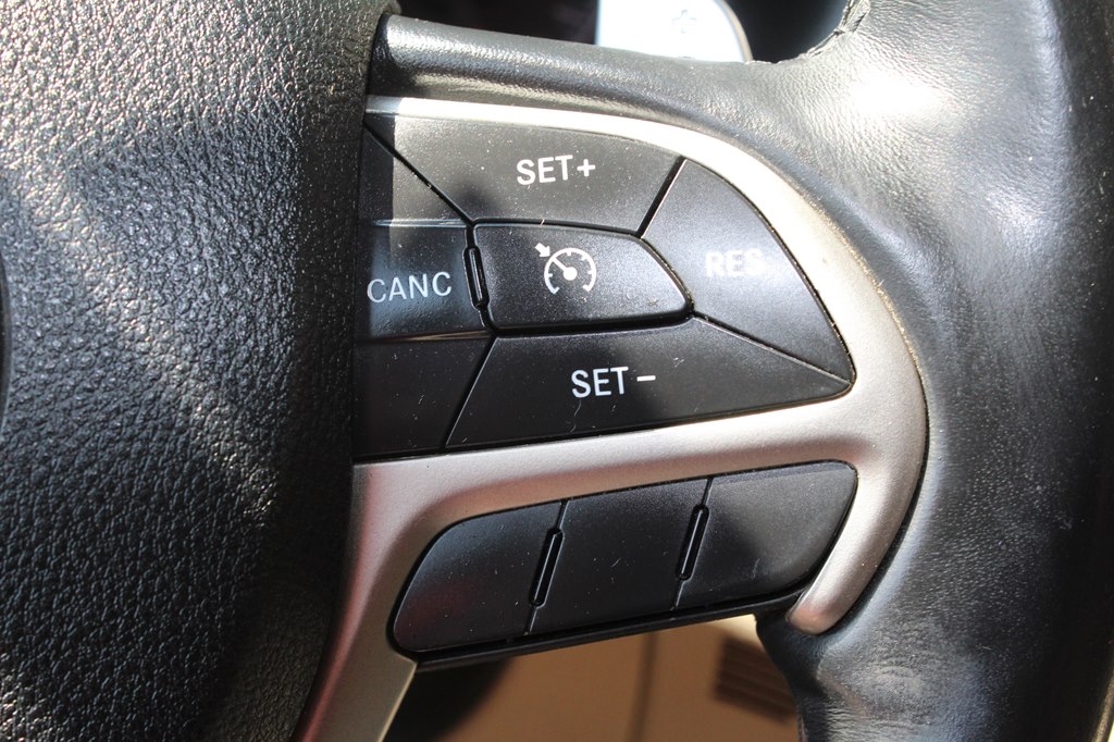 Photo 38 of this JEEP GRAND CHEROKEE