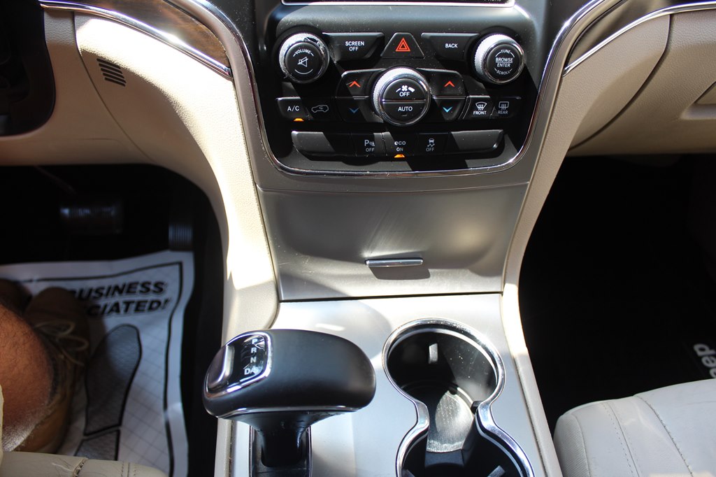 Photo 40 of this JEEP GRAND CHEROKEE