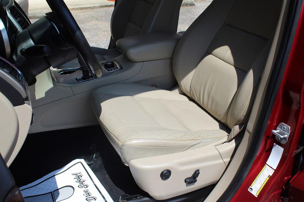 Photo 21 of this JEEP GRAND CHEROKEE