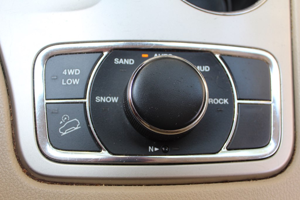Photo 45 of this JEEP GRAND CHEROKEE