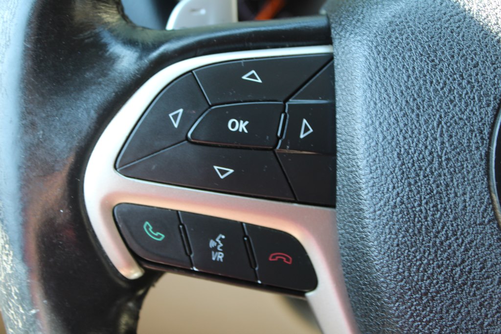 Photo 37 of this JEEP GRAND CHEROKEE