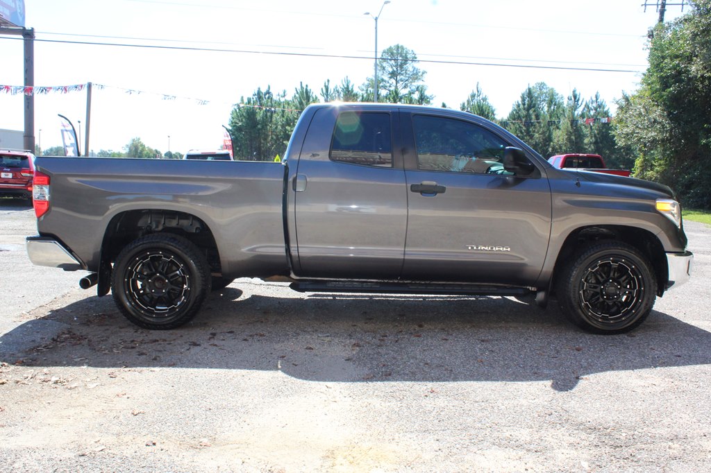 Photo 13 of this TOYOTA TUNDRA
