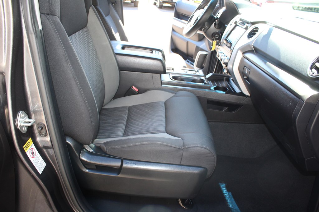 Photo 26 of this TOYOTA TUNDRA