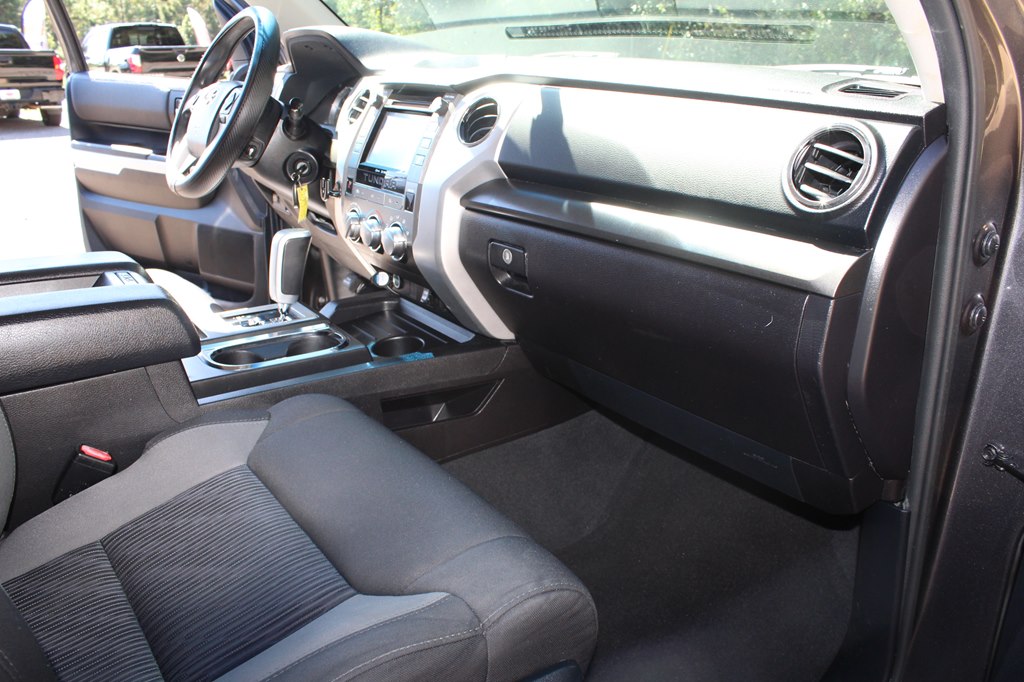 Photo 27 of this TOYOTA TUNDRA