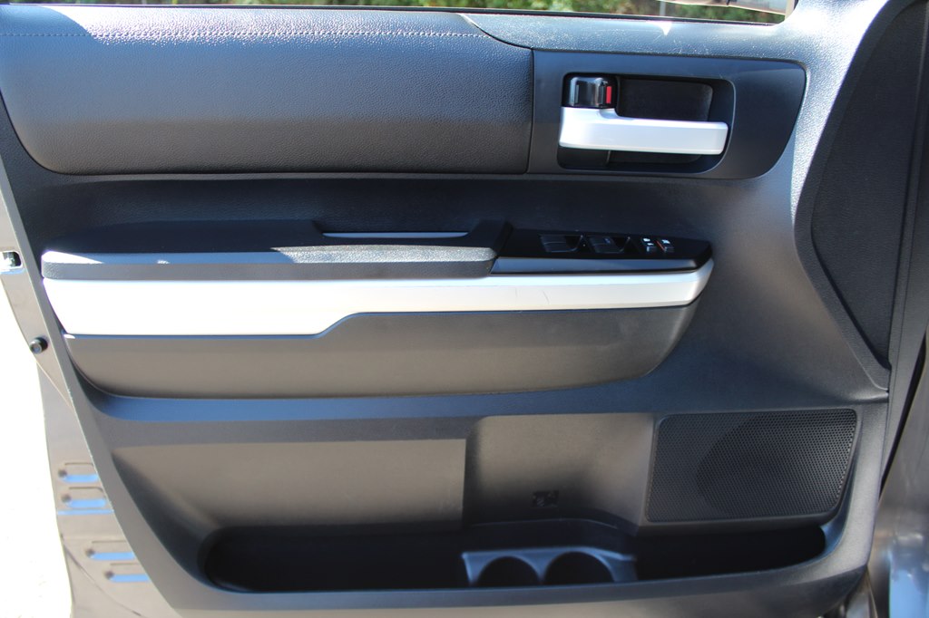 Photo 36 of this TOYOTA TUNDRA