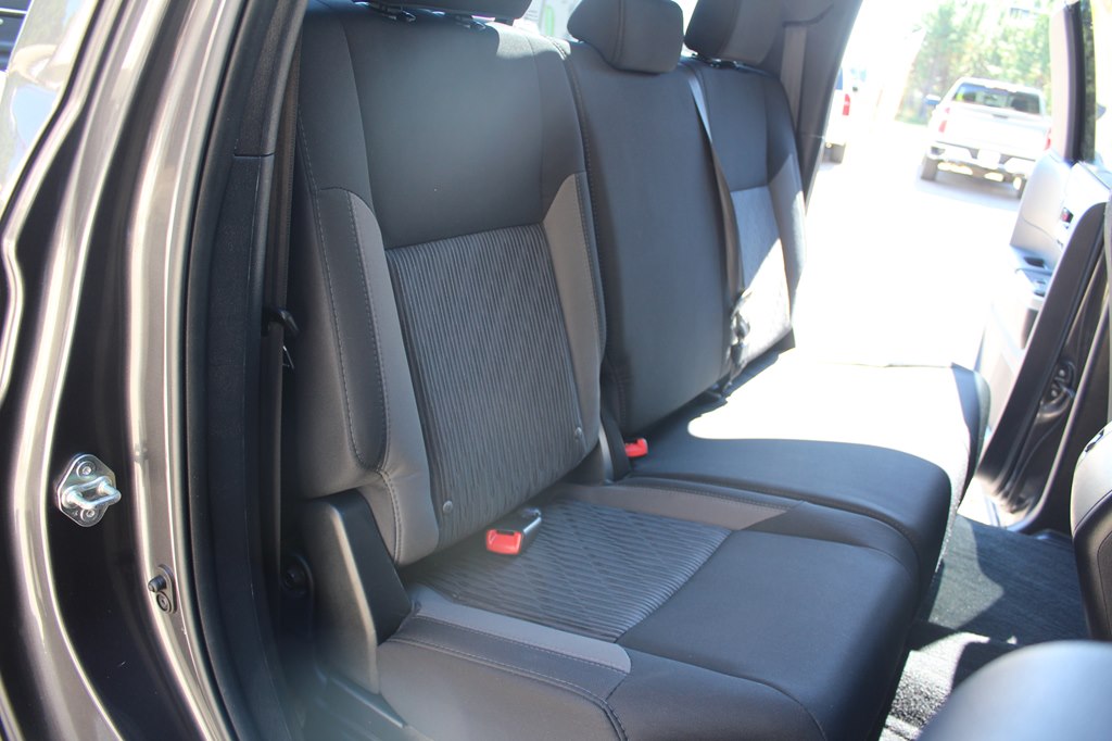 Photo 28 of this TOYOTA TUNDRA