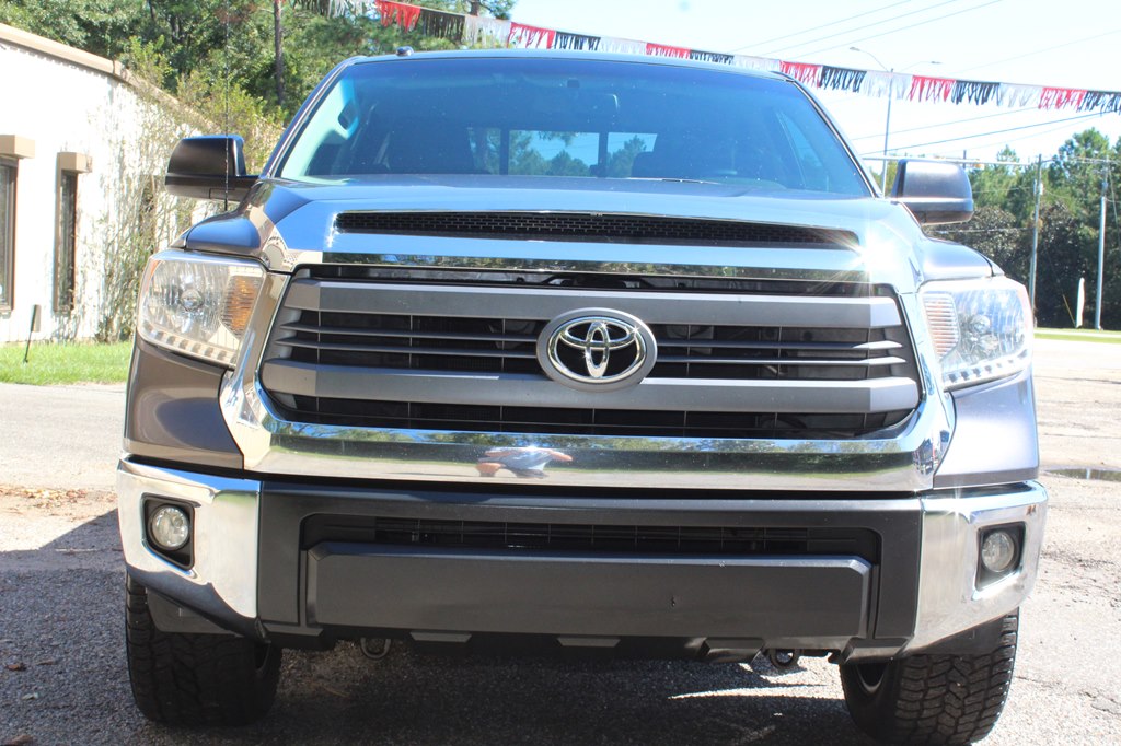Photo 8 of this TOYOTA TUNDRA