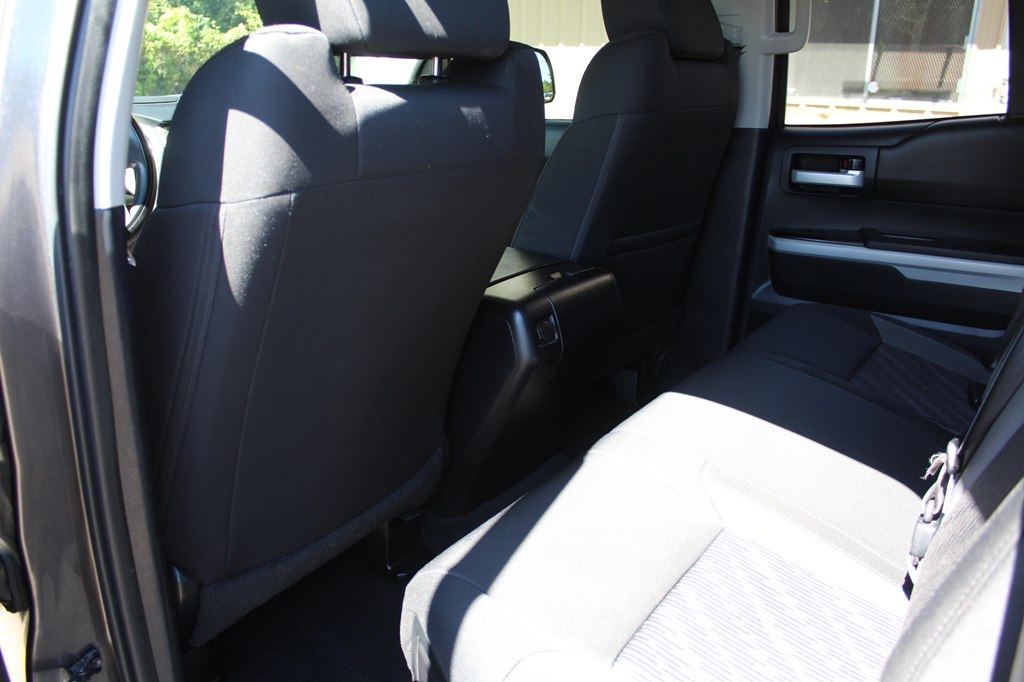 Photo 33 of this TOYOTA TUNDRA