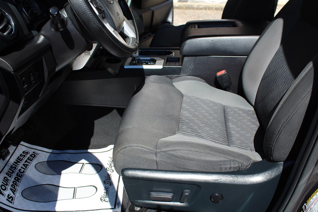 Photo 23 of this TOYOTA TUNDRA
