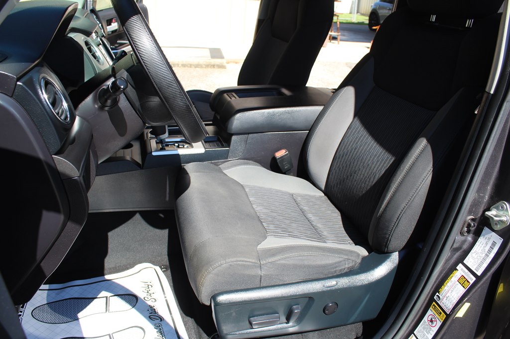 Photo 22 of this TOYOTA TUNDRA