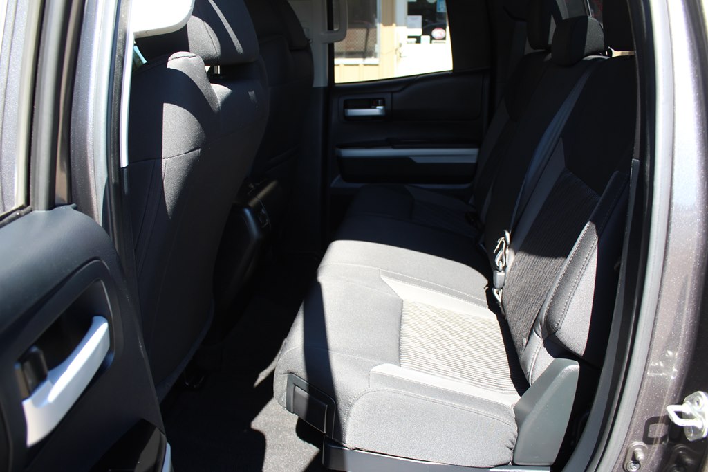 Photo 32 of this TOYOTA TUNDRA
