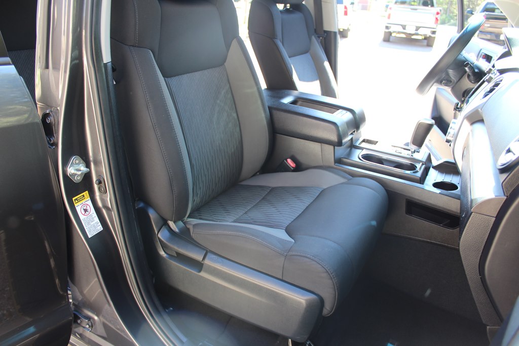 Photo 25 of this TOYOTA TUNDRA