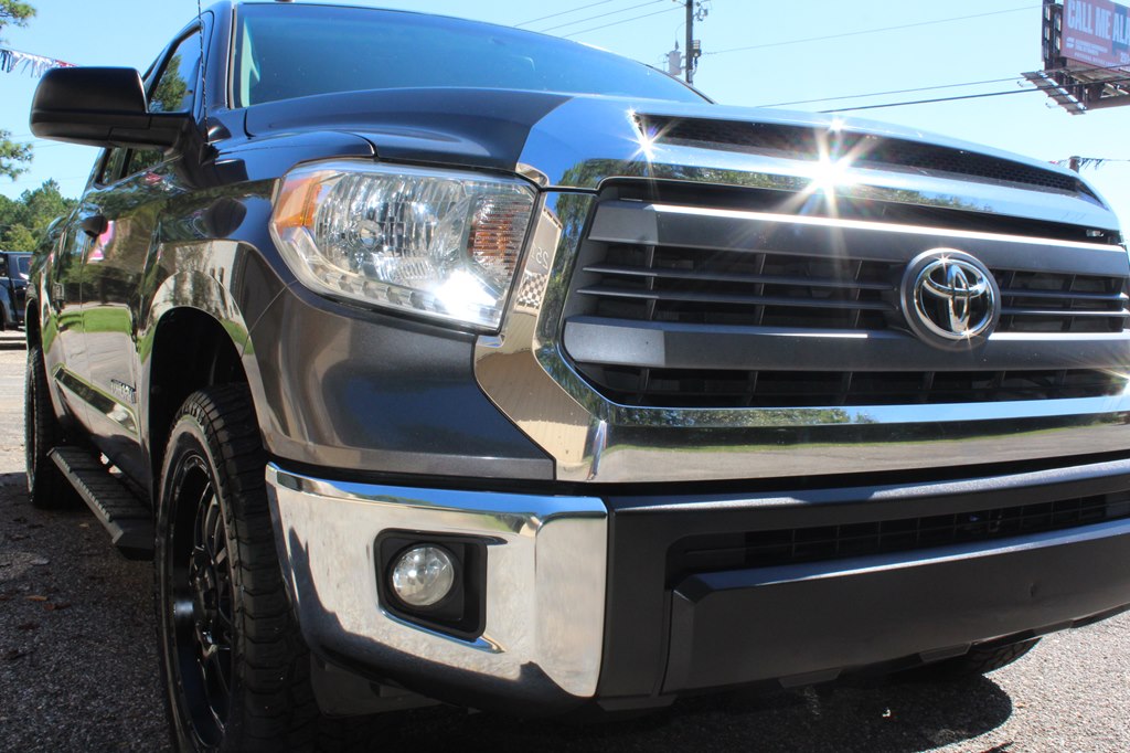 Photo 2 of this TOYOTA TUNDRA
