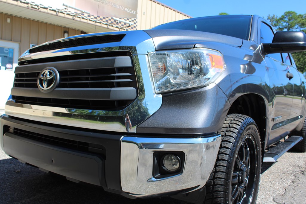 Photo 3 of this TOYOTA TUNDRA