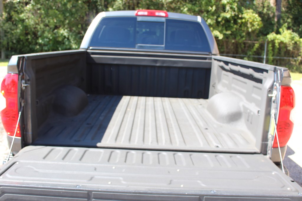 Photo 17 of this TOYOTA TUNDRA