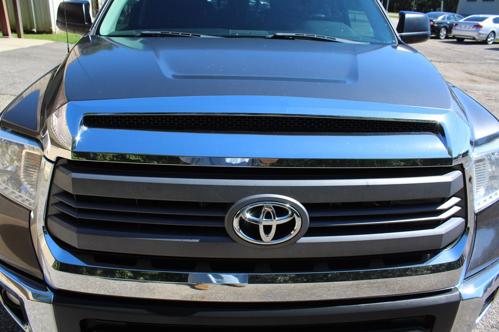 Photo 9 of this TOYOTA TUNDRA