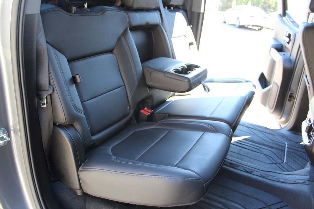Photo 32 of this CHEVROLET SILVERADO 1500