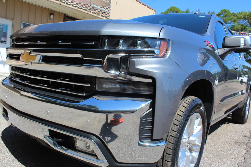 Photo 3 of this CHEVROLET SILVERADO 1500