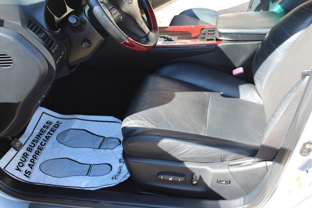 Photo 24 of this LEXUS GS