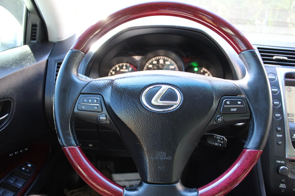 Photo 38 of this LEXUS GS