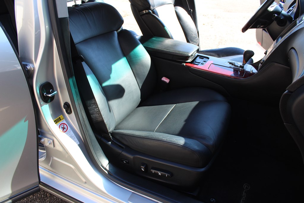 Photo 26 of this LEXUS GS