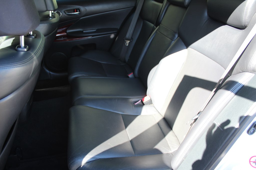 Photo 32 of this LEXUS GS