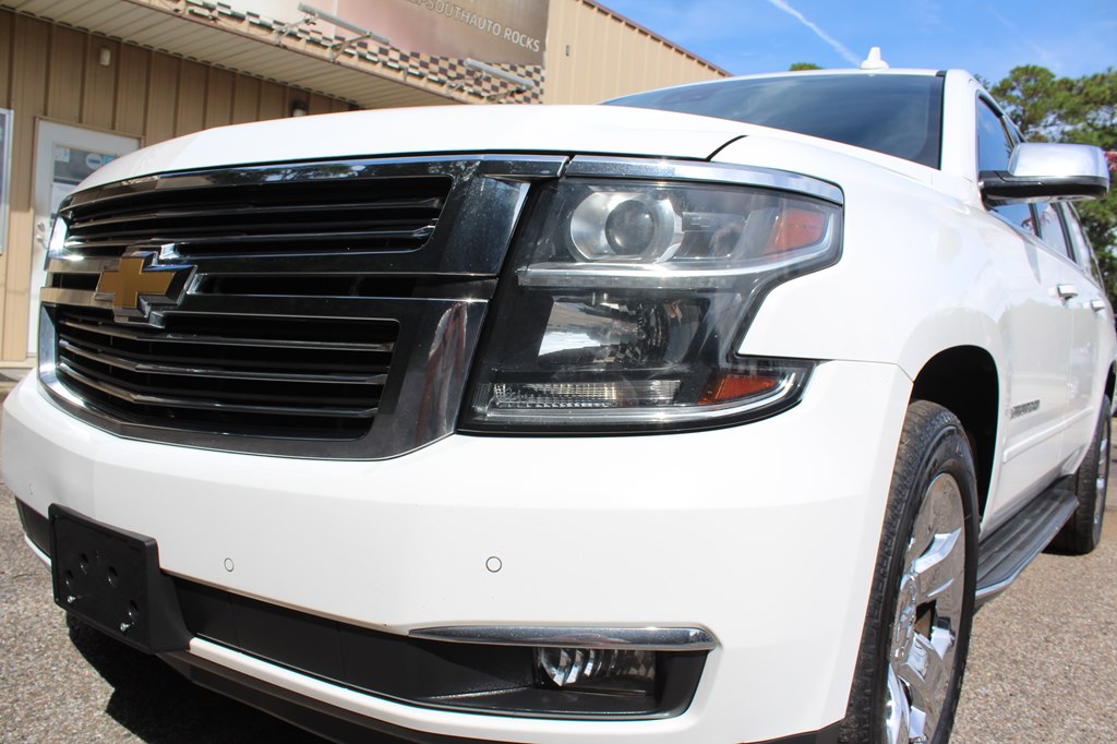 Photo 3 of this CHEVROLET SUBURBAN