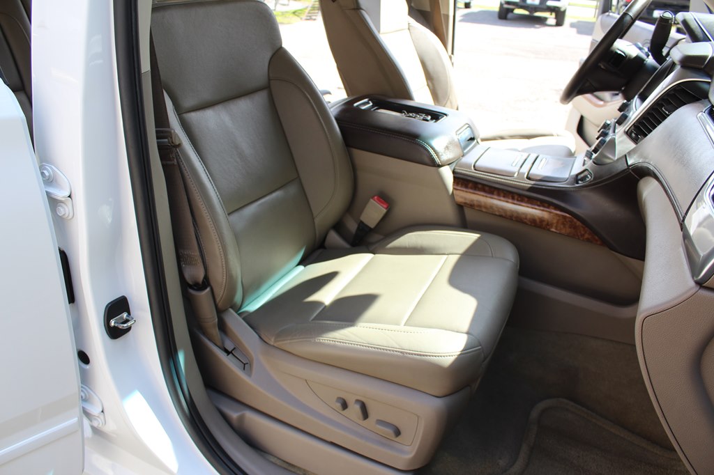 Photo 26 of this CHEVROLET SUBURBAN