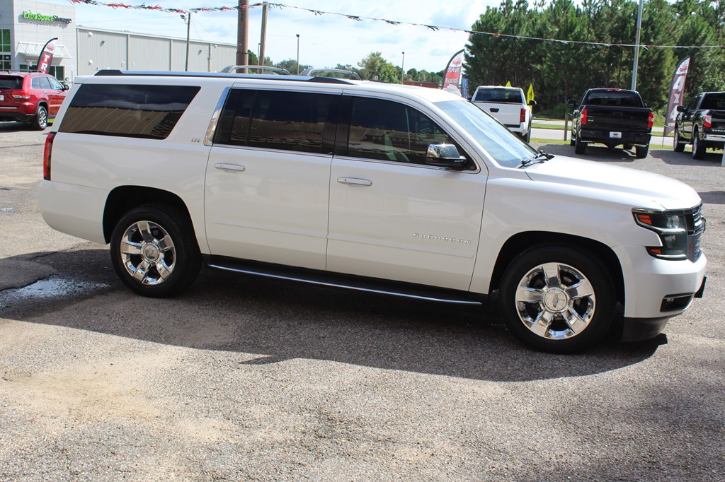 Photo 12 of this CHEVROLET SUBURBAN
