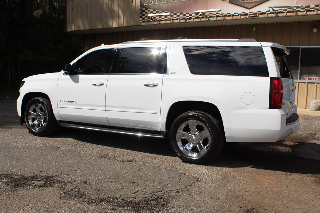 Photo 18 of this CHEVROLET SUBURBAN